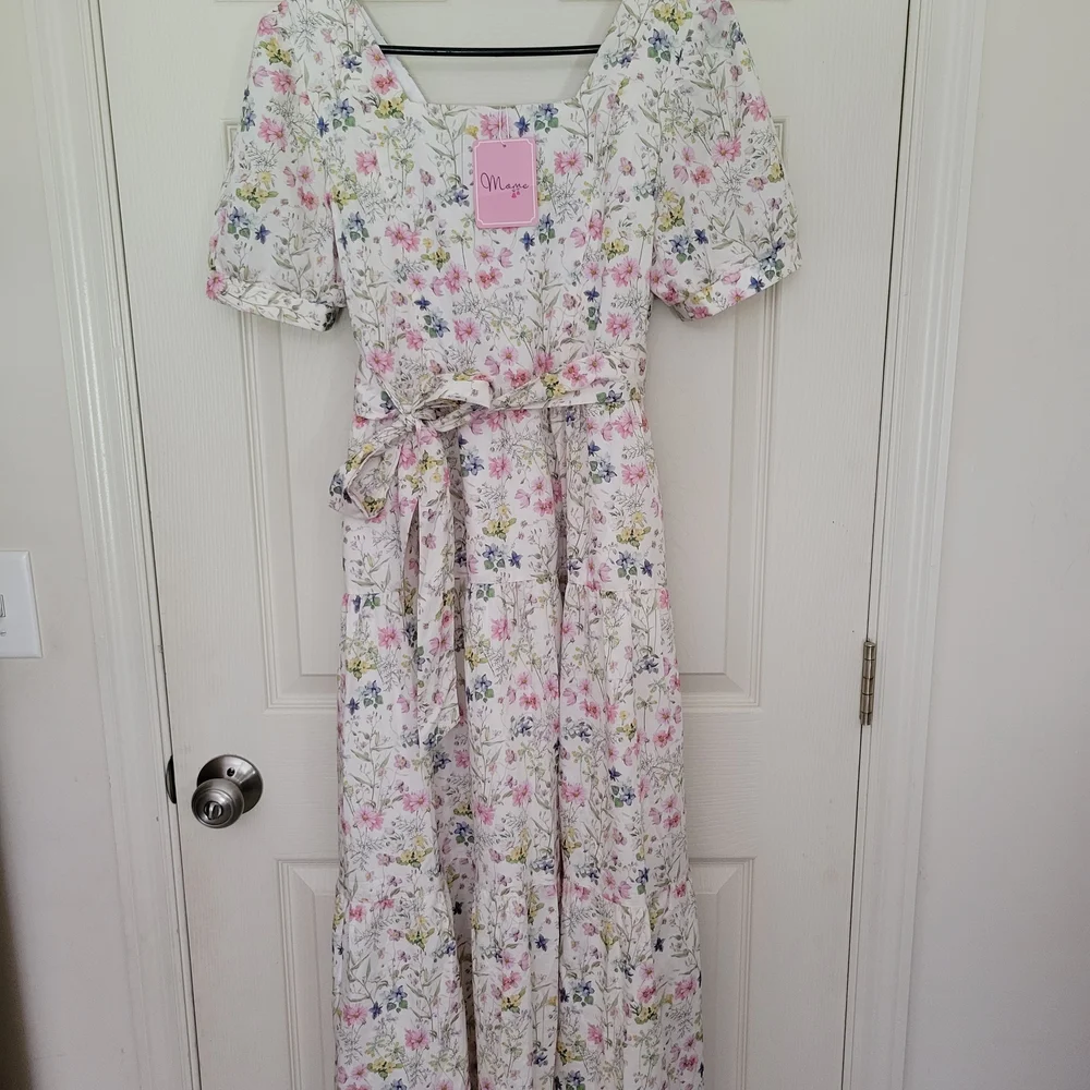 Versa Everywhere Dress With Nursing Zippers In Sweet Wildflowers - Picture 3 of 9